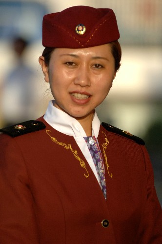 漂亮的青藏铁路乘务员新制服(图2)