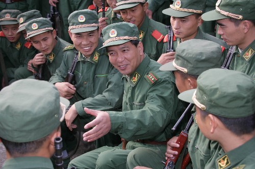 英雄赞歌―记独臂英雄丁晓兵