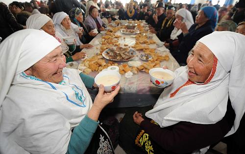 历史的选择 不渝的探索—新中国成立60年民族区域自治巡礼