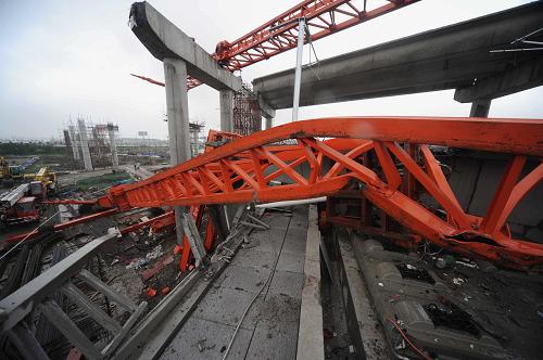 沪杭高铁嘉善南站附近公路工地机械倾覆已致两人死亡