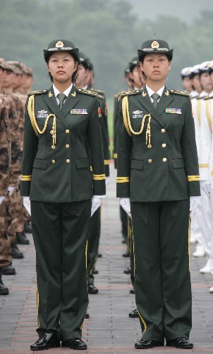 解放军启动历史上最大规模三军换装