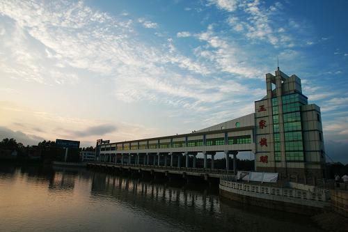 今年淮河首个洪峰顺利通过王家坝