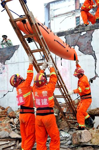 华东六省市举行地震应急救援警地协作演练
