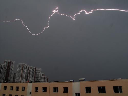 吉林降雨 电闪雷鸣