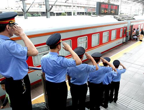 上海铁路客运段即将告别普快列车