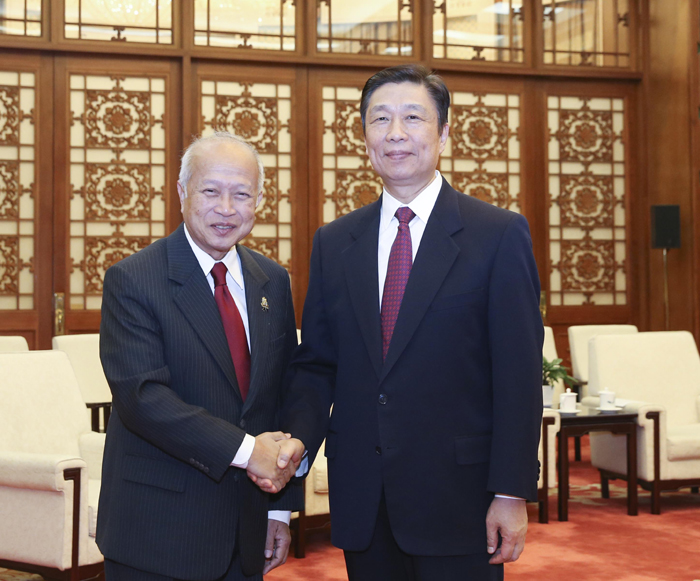 4月21日,国家副主席李源潮在北京会见柬埔寨奉辛比克党主席诺罗敦