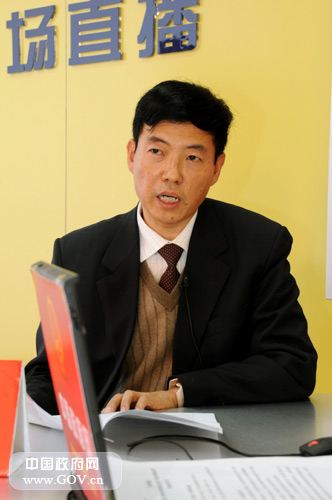 徐文兴谈促进公路事业发展