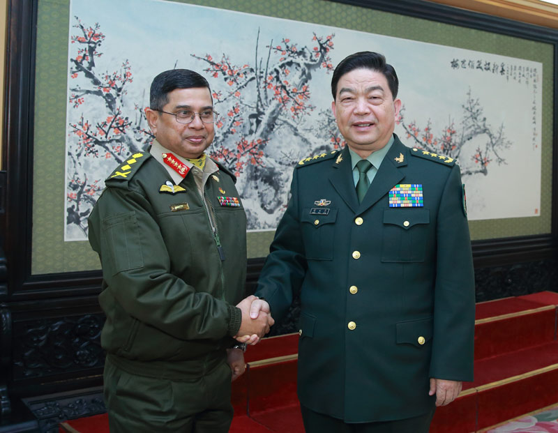 12月3日，国务委员兼国防部长常万全在北京八一大楼会见孟加拉国陆军参谋长贝拉尔。