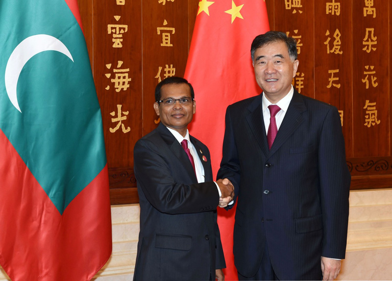 6月12日，中国国务院副总理汪洋在昆明会见来华出席第四届中国-南亚博览会开幕式的马尔代夫总统特使、议长马斯赫。
