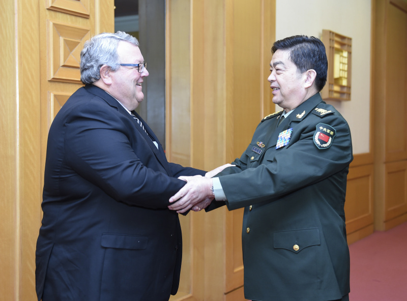 10月12日，国务委员兼国防部长常万全在北京会见来华出席第七届香山论坛的新西兰国防部长布朗利。