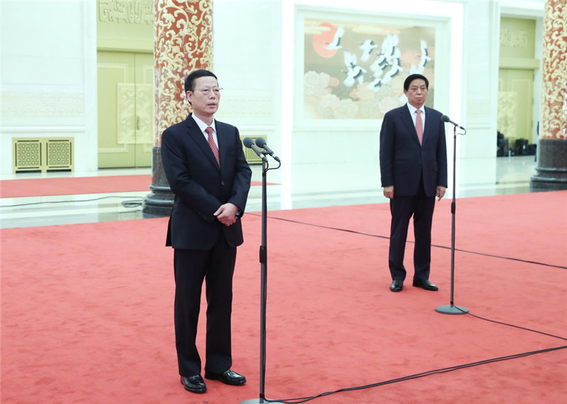 1月5日，中央和国家机关事务工作先进集体劳动模范和先进工作者表彰大会在北京人民大会堂举行。中共中央政治局常委、国务院副总理张高丽会见与会同志并讲话。