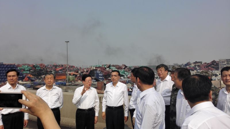 李克强抵达天津“8·12”瑞海公司危险品仓库特别重大火灾爆炸事故现场