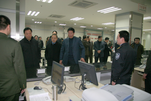 甘肃省政府政务大厅开始试运行 实行一站式服务