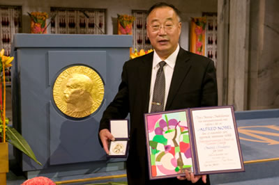 IPCC获诺贝尔和平奖 秦大河代表中国出席颁奖