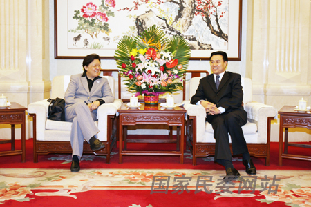 杨晶会见全国人大常委、香港立法会主席范徐丽