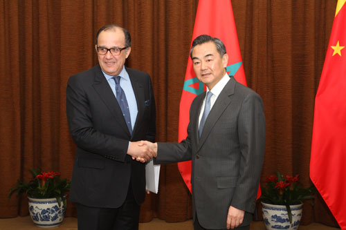 外交部长王毅与来访的摩洛哥国王特使费赫里会