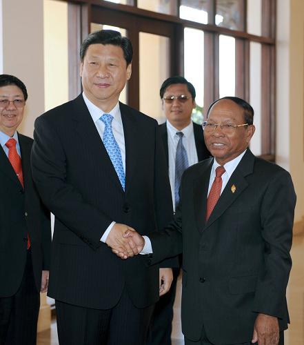 习近平会见柬埔寨国会主席韩桑林