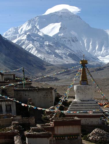 稳定的社会环境促进西藏旅游业的发展