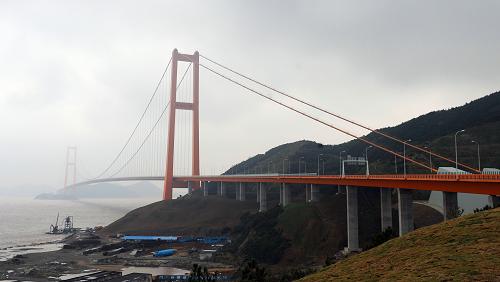 经金塘岛再到宁波,用五座跨海大桥连接舟山本