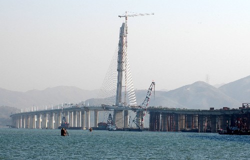 深圳湾跨海大桥工程进展顺利