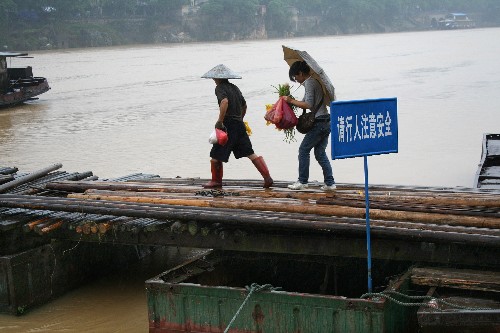 湘江上游水位回落 防汛形势依然严峻