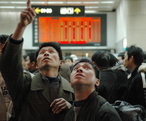 北京西站、北京站15日起开设农民工团体售票