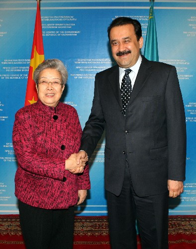 哈萨克斯坦总理会见中国国务院副总理吴仪