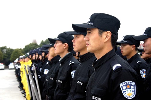 上海市公安局特警总队宣告成立