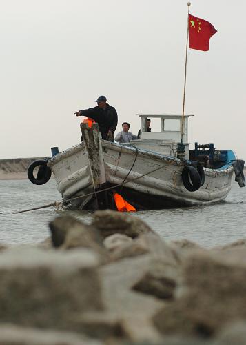 辽宁绥中海域发生沉船事故 1人遇难11人失踪