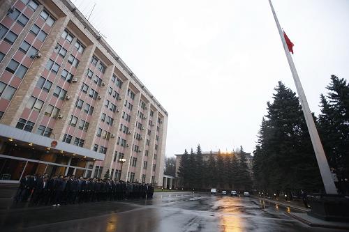 中国驻俄罗斯大使馆向玉树地震遇难者志哀