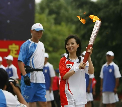 奥运圣火在四川广汉展示传递