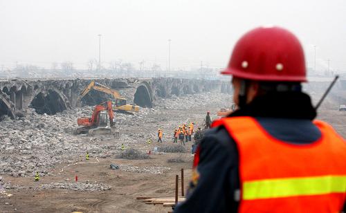 北京卢沟新桥拆除工作全面展开