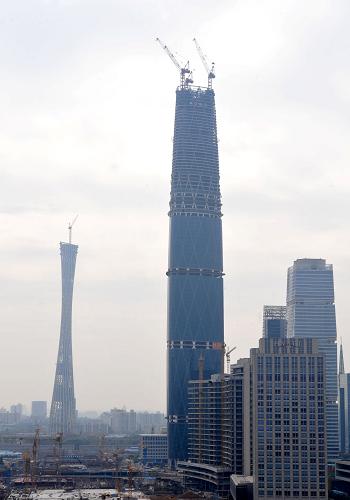 华南第一高楼广州国际金融中心封顶