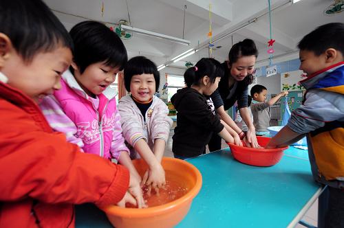 广州:幼儿园积极预防手足口病