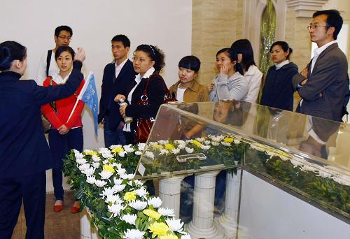 上海殡葬行业招聘大学毕业生实行先培训后面试