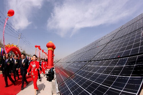 国内首座大型太阳能光伏高压并网电站在青海建