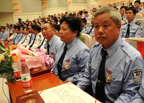 贵州省授予214名民警金盾荣誉勋章