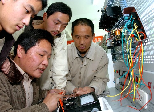 福州出台产业工人技能提升行动方案今明两年将培训26万人新华网