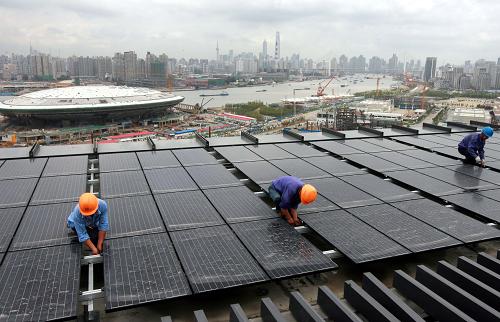 上海世博会太阳能光伏一体化发电工程即将并网
