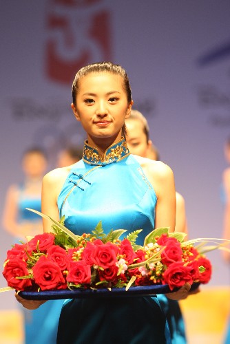 北京2008年奥运会颁奖礼仪服饰在京发布