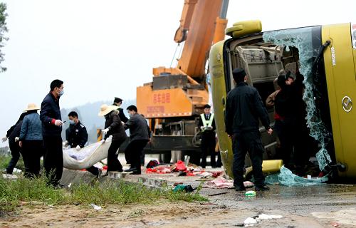 广东惠州发生重大交通事故致14死9伤