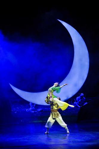 中国回族舞剧《月上贺兰》在开罗上演