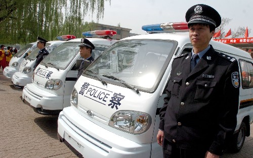 太原:警车配发到基层