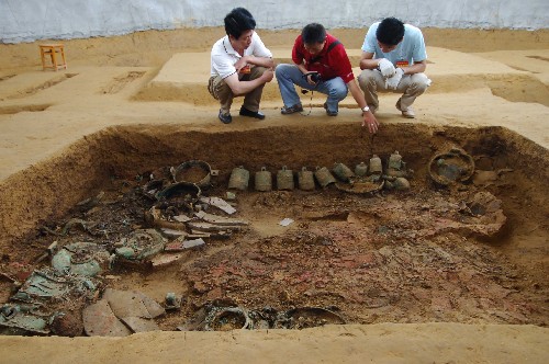 安徽蚌埠双墩春秋古墓获重大考古发现