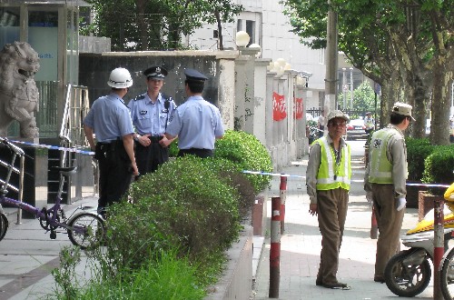 上海发生一起暴力袭警案致5名民警牺牲