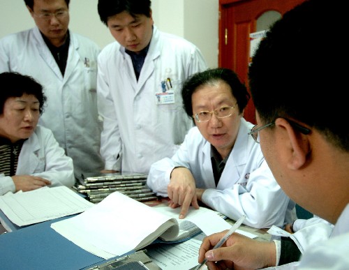 医疗专家组进驻黑龙江省中医研究院诊治中毒患