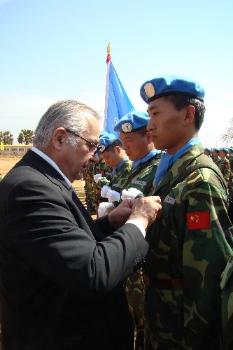 中国驻苏丹维和部队被授予联合国和平荣誉勋章