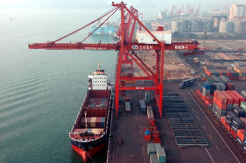 中国和东盟双边贸易额一半以上通过港口物流实