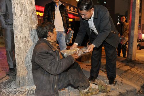 中国农民人口有多少_打工 贫困人口(2)