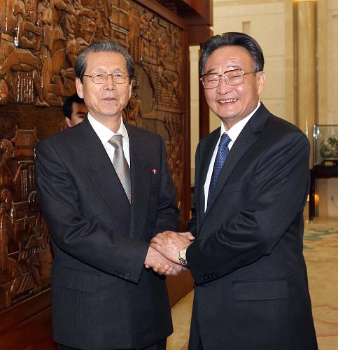吴邦国与朝鲜最高人民会议议长举行会谈